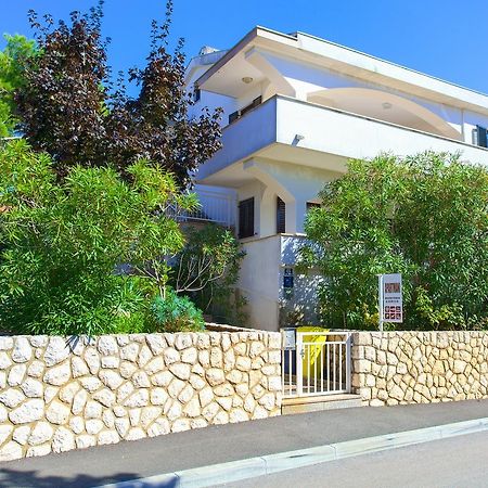 Apartments Vlatko Krk Town Bagian luar foto