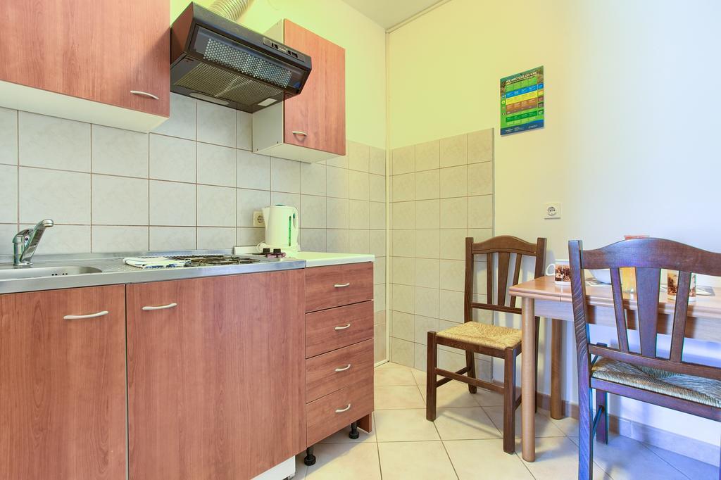 Apartments Vlatko Krk Town Bagian luar foto